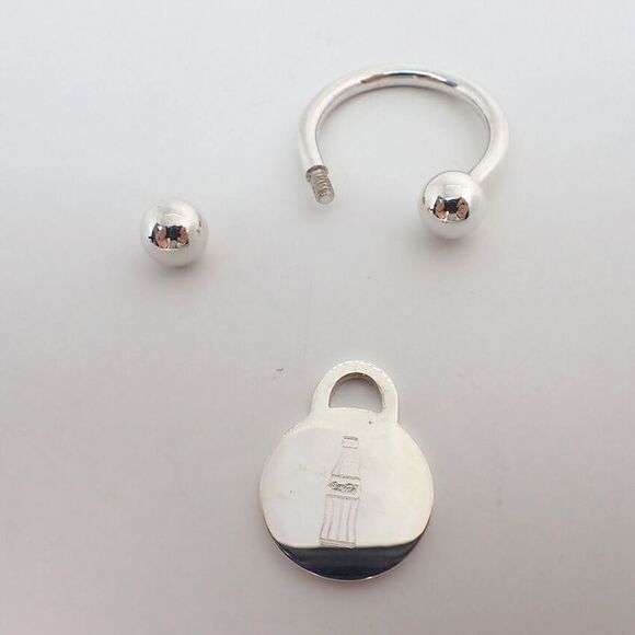 Tiffany & Co 925 Coca-Cola Key Ring j109-3 - Picture 4 of 10